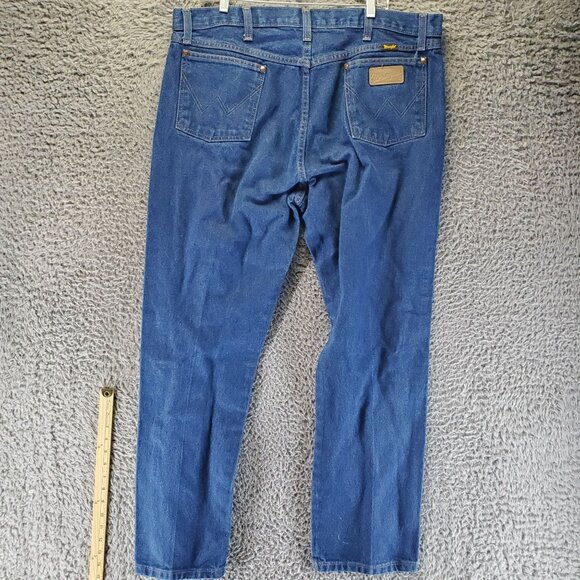 Wrangler Jeans Mens Size 40x32 Blue Cowboy Bootcut 100% Cotton Denim - Picture 1 of 11